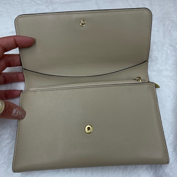 Michael Kors tri fold wallet - Picture 3 of 4